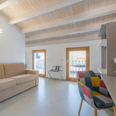 Nuova -luxury & Apartment- דירה