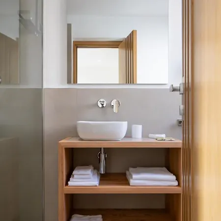 Nuova -luxury & Apartment- * オルビア