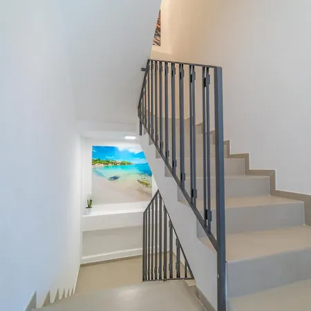 Nuova -luxury & Apartment- 奧爾比亞